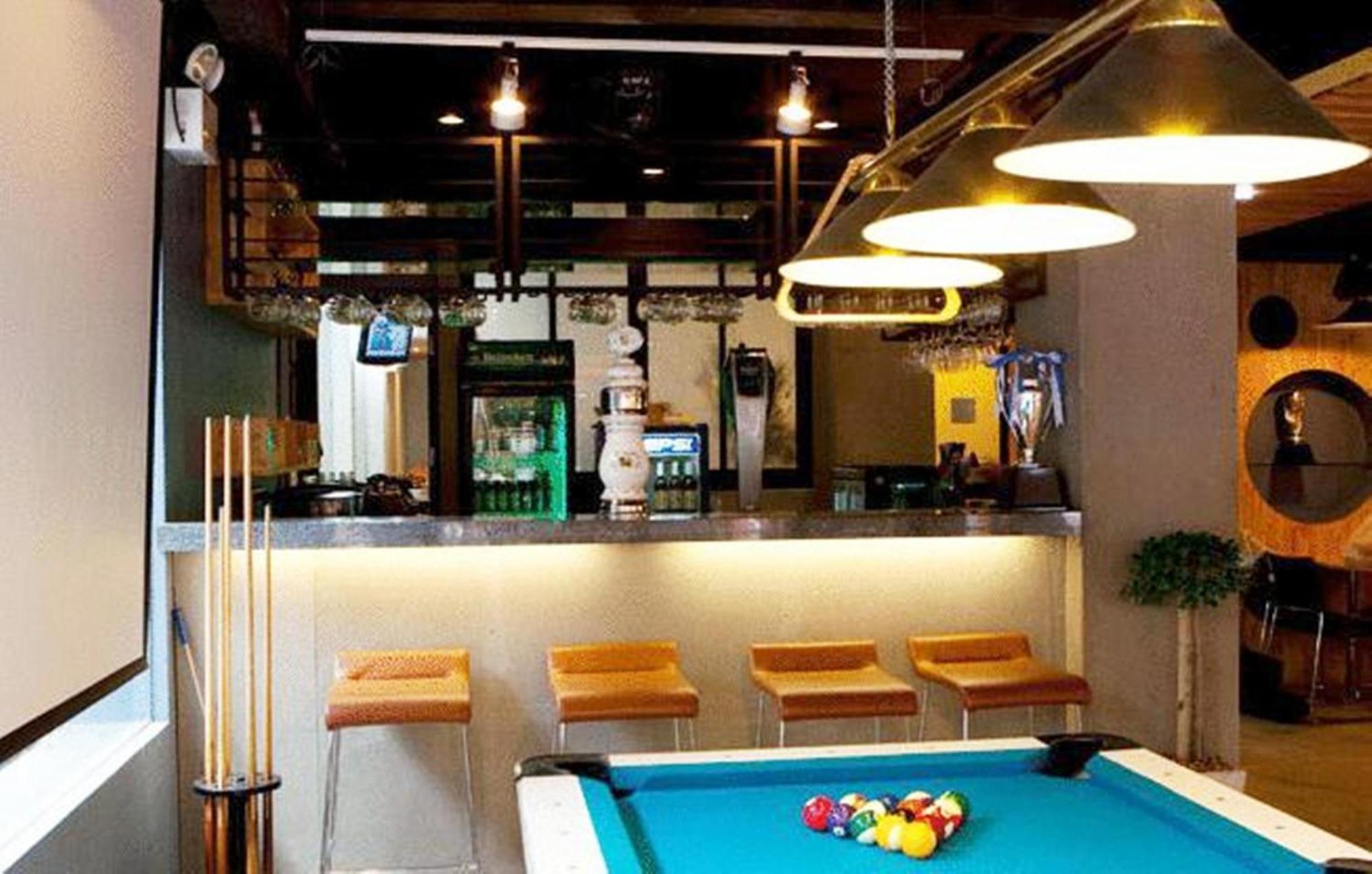 Ten Stars Hotel Bangkok Extérieur photo