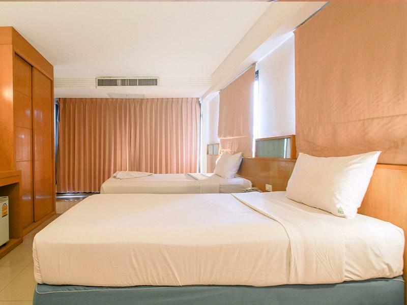Ten Stars Hotel Bangkok Extérieur photo