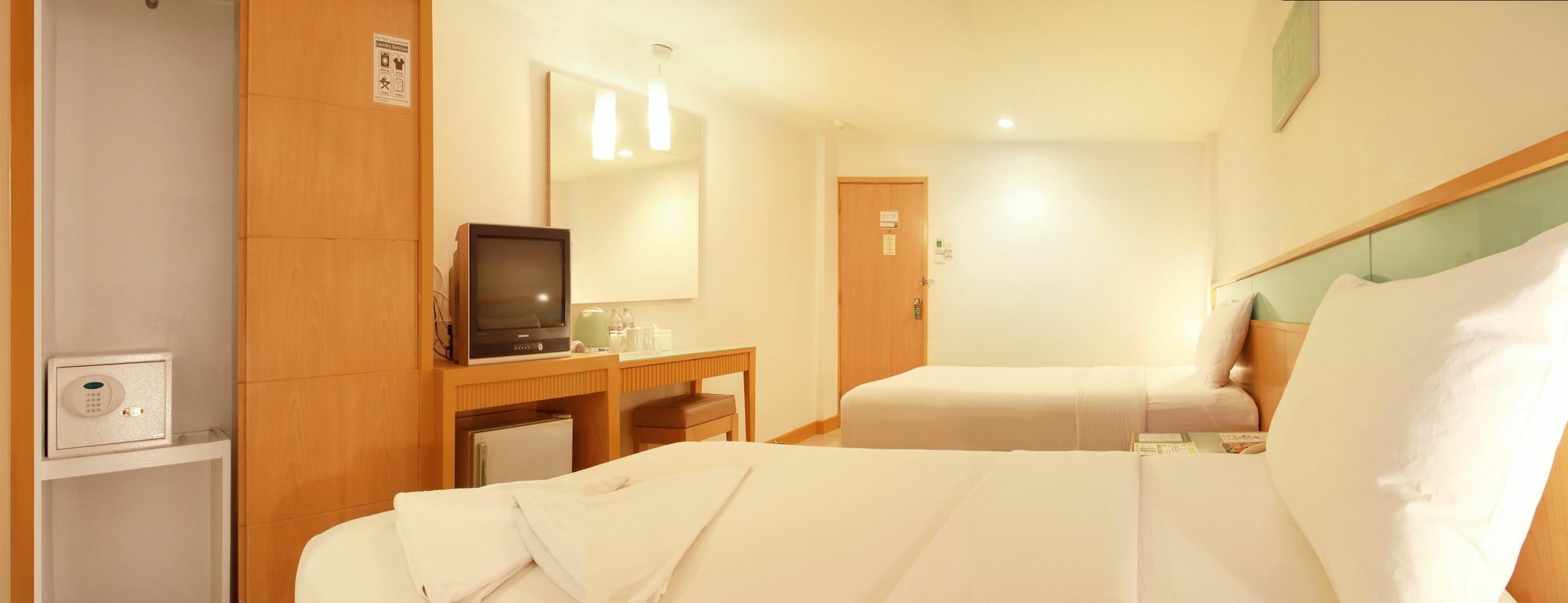 Ten Stars Hotel Bangkok Extérieur photo