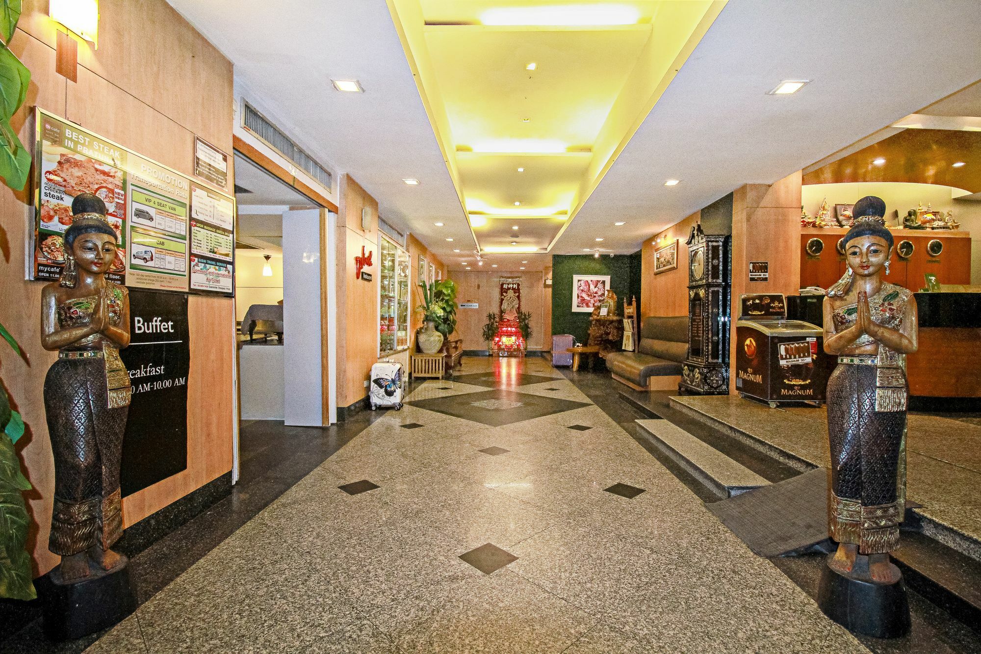 Ten Stars Hotel Bangkok Extérieur photo