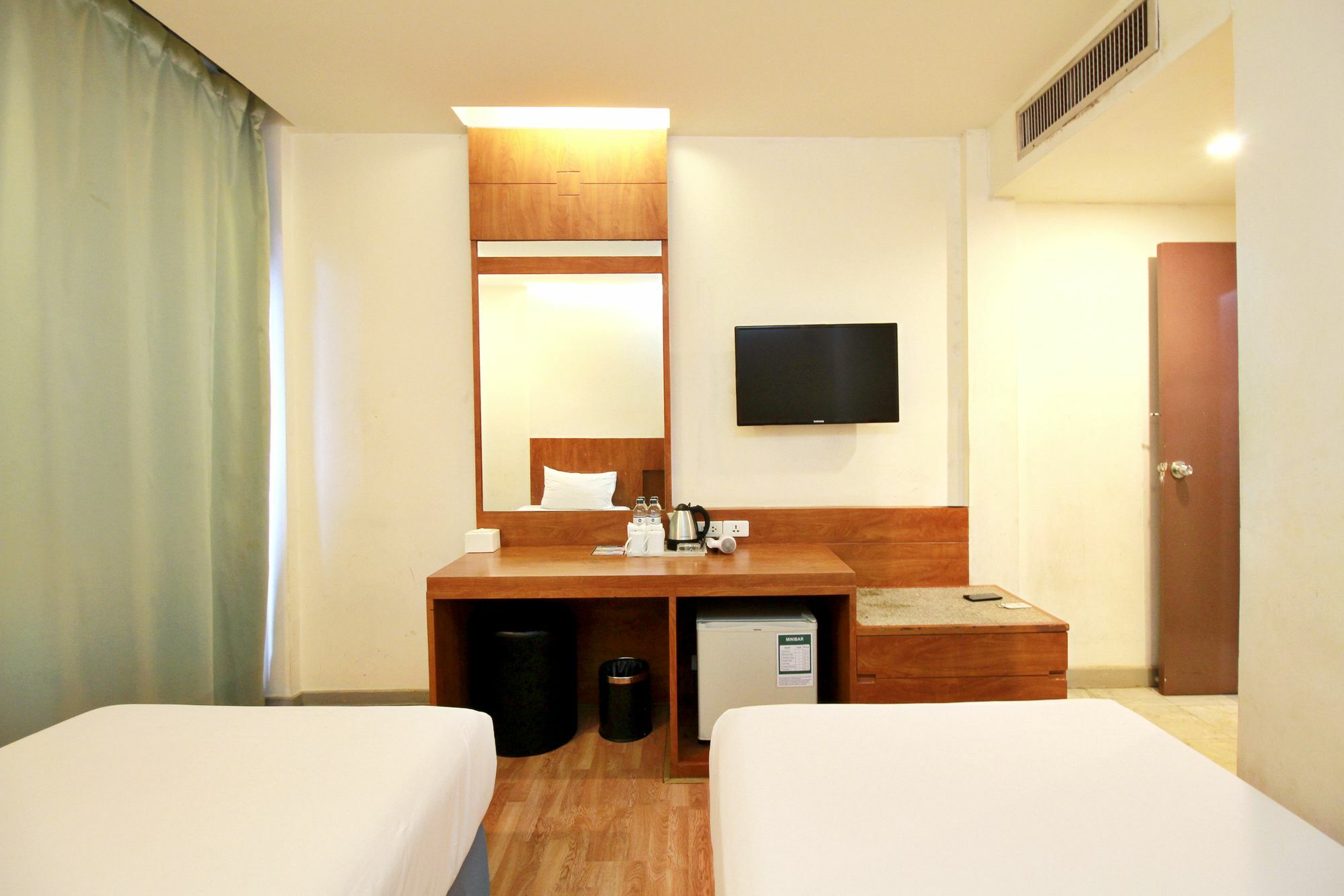 Ten Stars Hotel Bangkok Extérieur photo